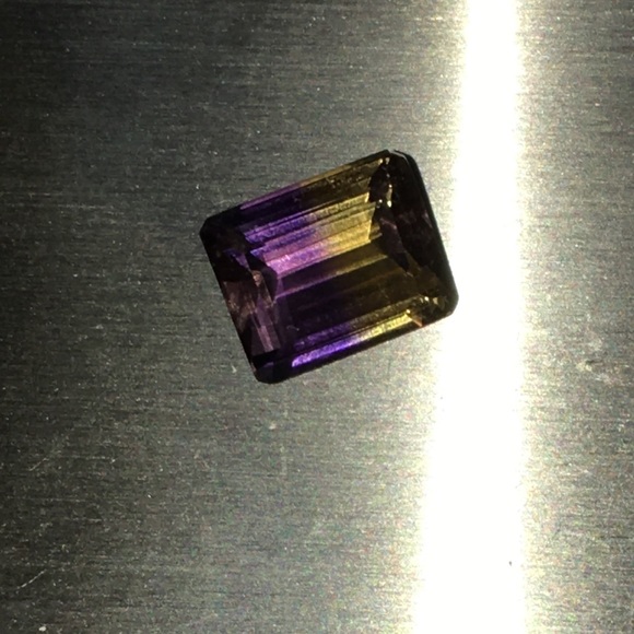 7.15 Carat loose Ametrine gem - Picture 2 of 7